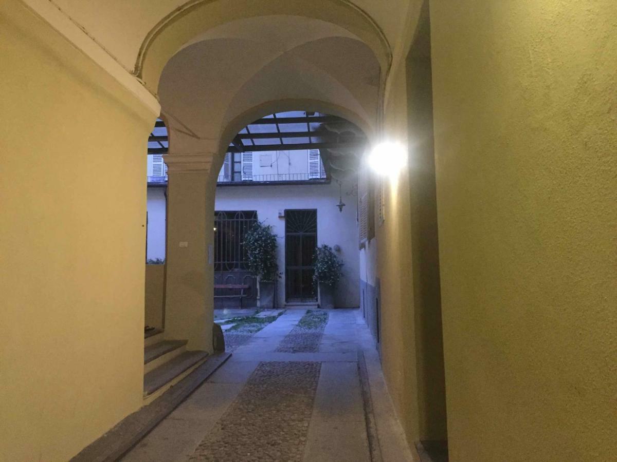 Lovely Apartments Barra Di Ferro Centro Storico Cuneo Bagian luar foto
